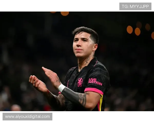 切尔西前锋恩佐虽传射建功,赛后疲劳引关注 切尔西前锋恩佐虽传射建功,赛后疲劳引关注